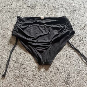 Women's High Waisted Swim
Bottoms Size L